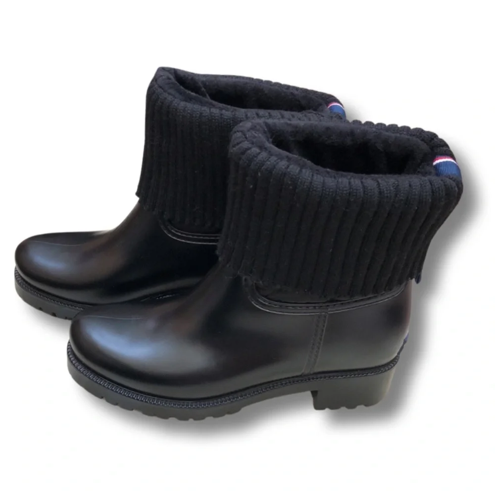Tommy Hilfiger rain boots, size 8